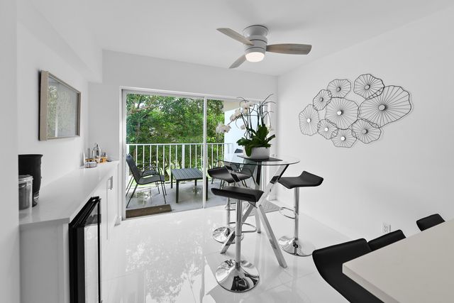 7369 Orangewood Lane 303, Boca Raton, FL 33433