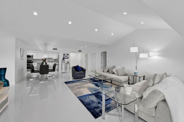 7369 Orangewood Lane 303, Boca Raton, FL 33433