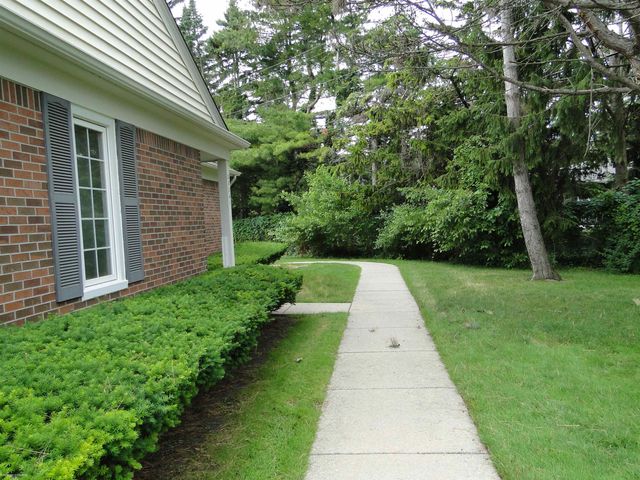 37343 Stonegate Circle, Clinton Twp, MI 48036