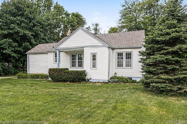 11101 Gold Arbor Road, Plymouth Charter Township, MI 48170