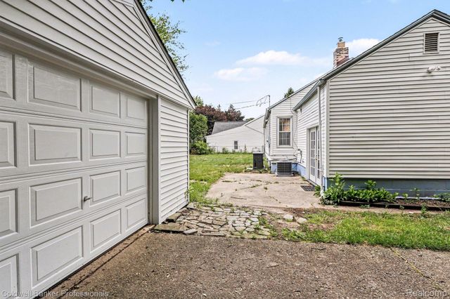 11101 Gold Arbor Road, Plymouth Charter Township, MI 48170