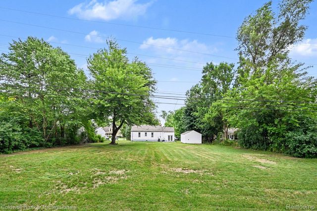 11101 Gold Arbor Road, Plymouth Charter Township, MI 48170