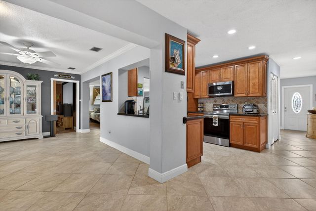 7306 NW 94th Way, Tamarac, FL 33321