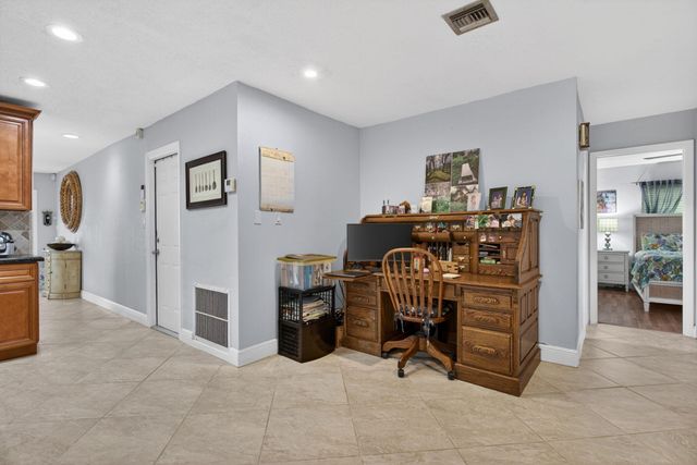 7306 NW 94th Way, Tamarac, FL 33321