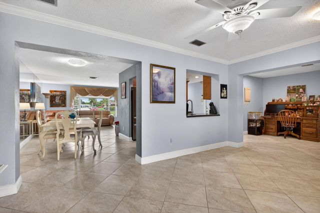 7306 NW 94th Way, Tamarac, FL 33321