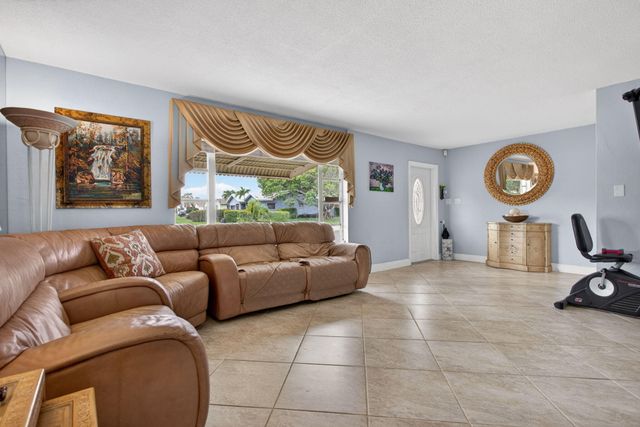 7306 NW 94th Way, Tamarac, FL 33321