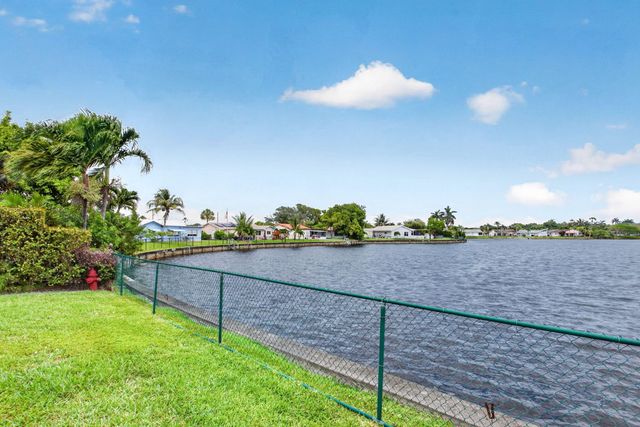 7306 NW 94th Way, Tamarac, FL 33321
