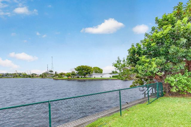 7306 NW 94th Way, Tamarac, FL 33321