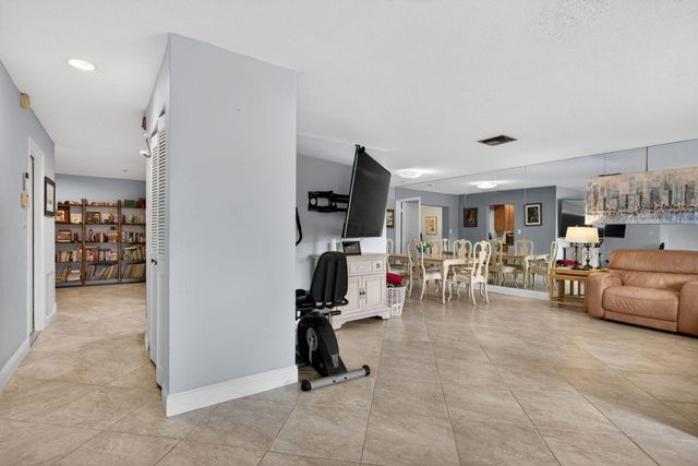 7306 NW 94th Way, Tamarac, FL 33321