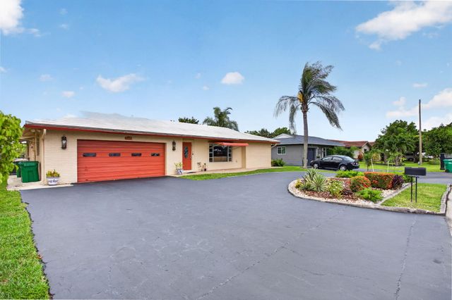 7306 NW 94th Way, Tamarac, FL 33321
