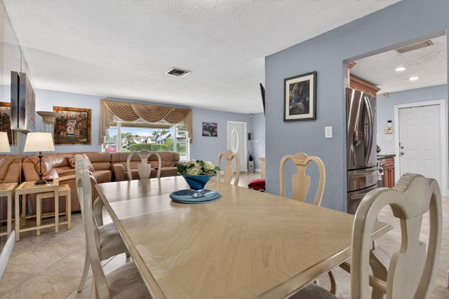 7306 NW 94th Way, Tamarac, FL 33321