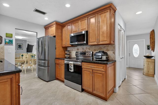 7306 NW 94th Way, Tamarac, FL 33321