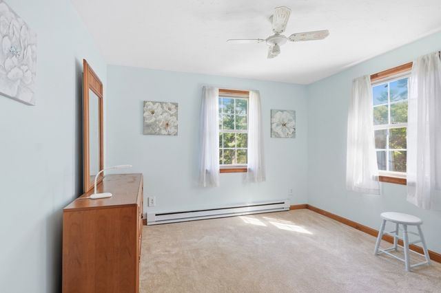 8 Glenmere Rd, Charlton, MA 01507