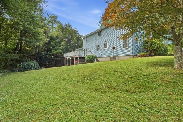 8 Glenmere Rd, Charlton, MA 01507