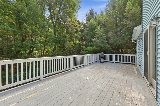 8 Glenmere Rd, Charlton, MA 01507