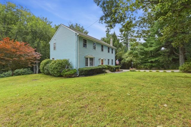 8 Glenmere Rd, Charlton, MA 01507