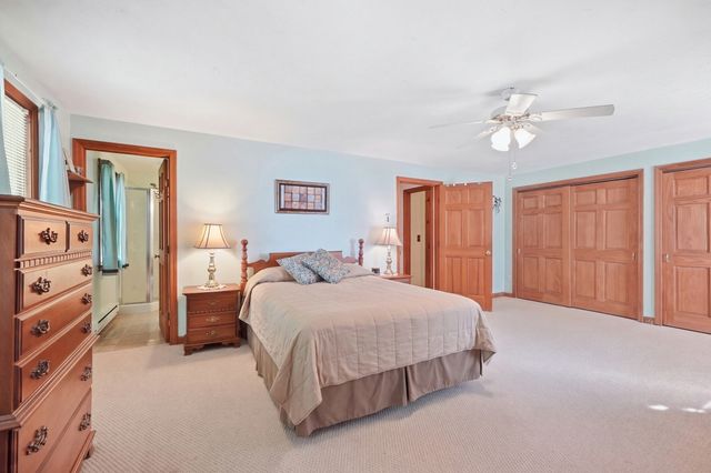 8 Glenmere Rd, Charlton, MA 01507