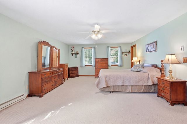 8 Glenmere Rd, Charlton, MA 01507