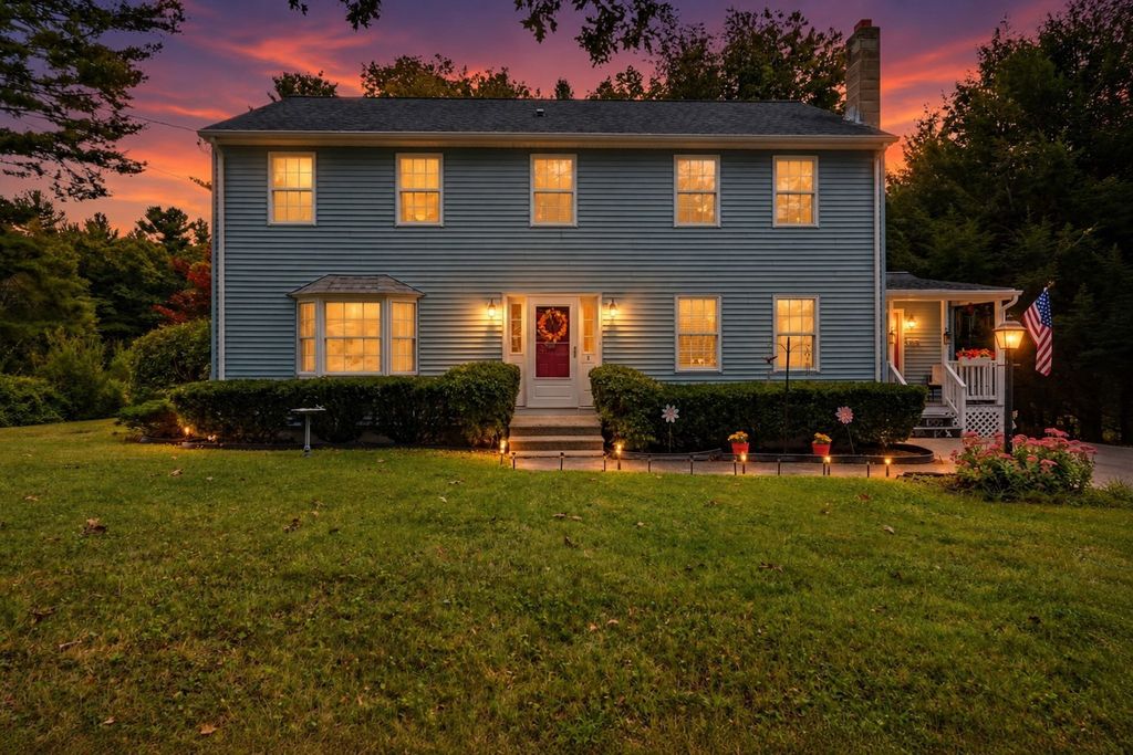 8 Glenmere Rd, Charlton, MA 01507