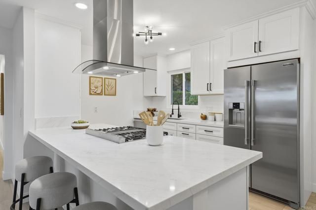 323 Glencrest Drive, Solana Beach, CA 92075