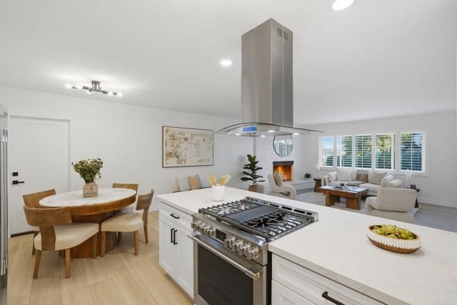 323 Glencrest Drive, Solana Beach, CA 92075