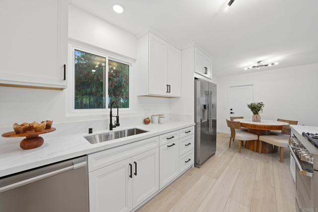 323 Glencrest Drive, Solana Beach, CA 92075