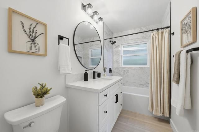 323 Glencrest Drive, Solana Beach, CA 92075