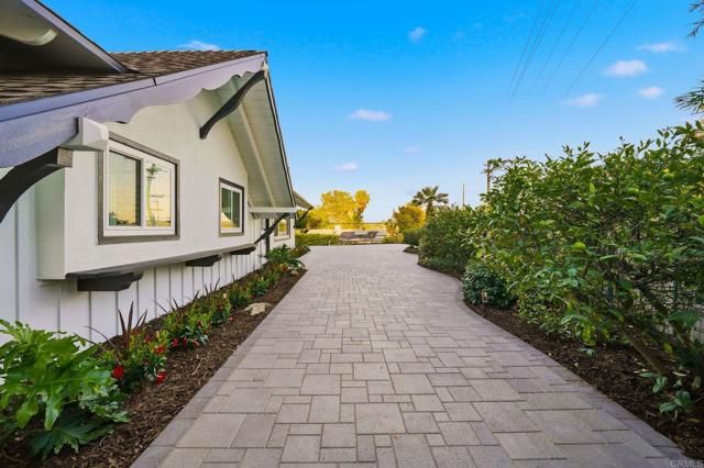 323 Glencrest Drive, Solana Beach, CA 92075