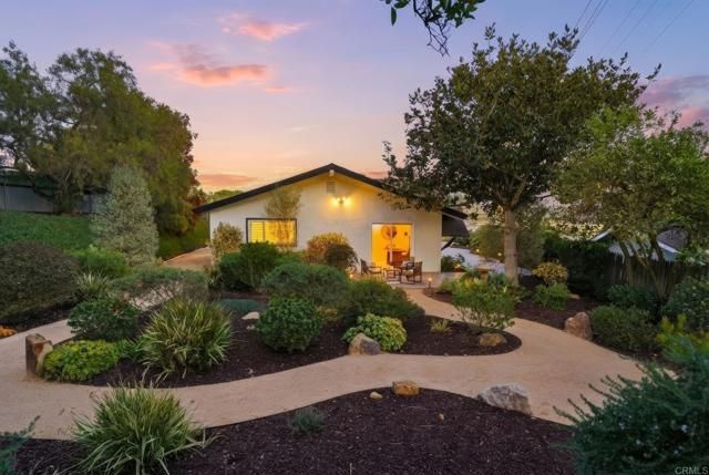 323 Glencrest Drive, Solana Beach, CA 92075