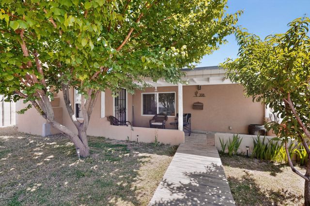 308 Dolores Drive NW, Albuquerque, NM 87105