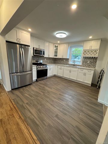 630 Tulip Avenue 2, Floral Park, NY 11001