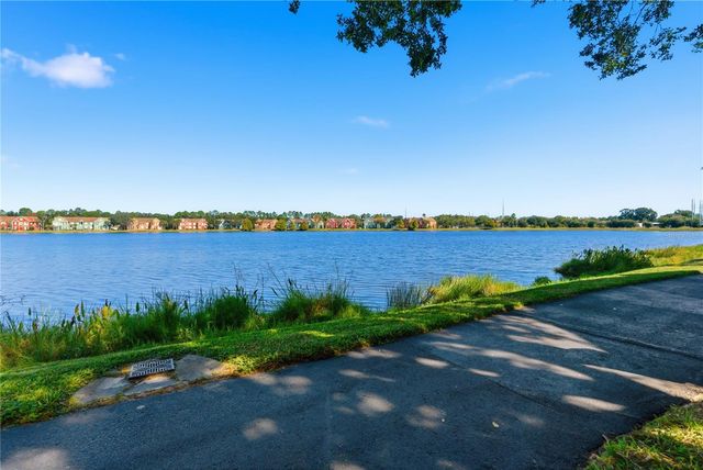 9646 LAKE CHASE ISLAND WAY 9646, Tampa, FL 33626