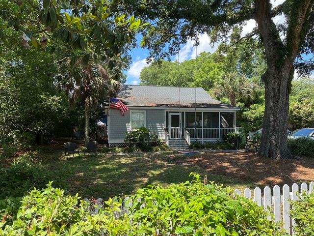 960 Mccants Drive, Mount Pleasant, SC 29464