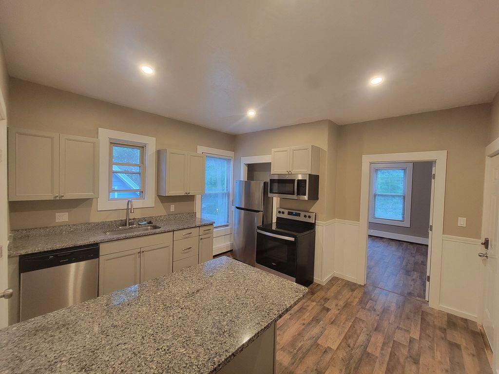84 North Main Street 2, Grafton, MA 01519