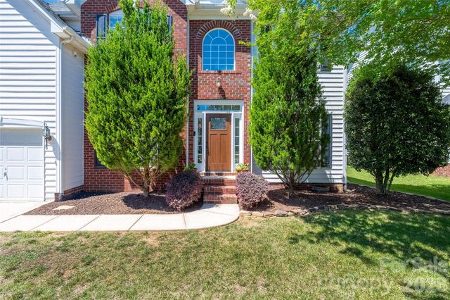 211 Alnwick Lane, Waxhaw, NC 28173