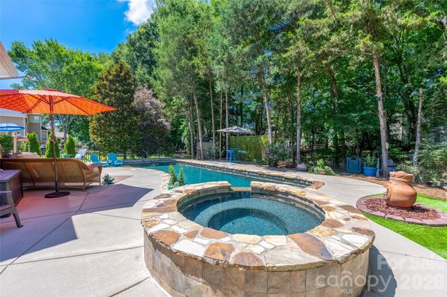 211 Alnwick Lane, Waxhaw, NC 28173