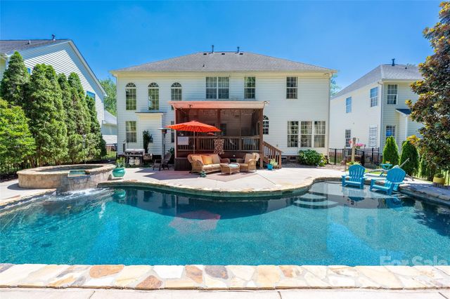 211 Alnwick Lane, Waxhaw, NC 28173
