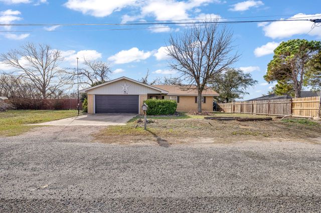 1002 W Wrights Avenue, Comanche, TX 76442