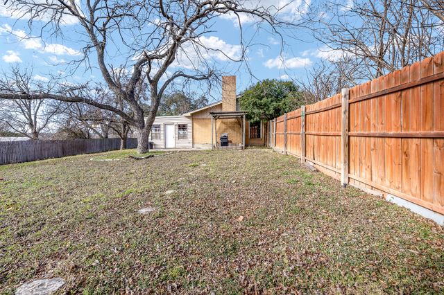 1002 W Wrights Avenue, Comanche, TX 76442