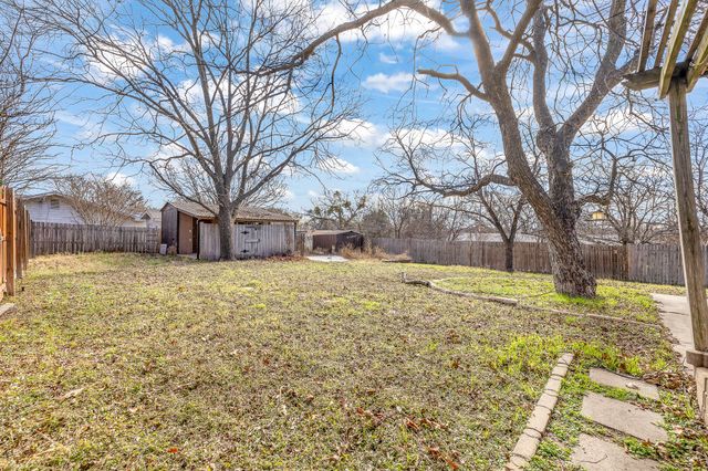 1002 W Wrights Avenue, Comanche, TX 76442