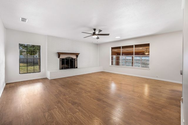 1002 W Wrights Avenue, Comanche, TX 76442