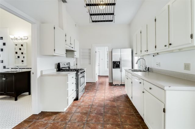 609 W 35th ST, Austin, TX 78705