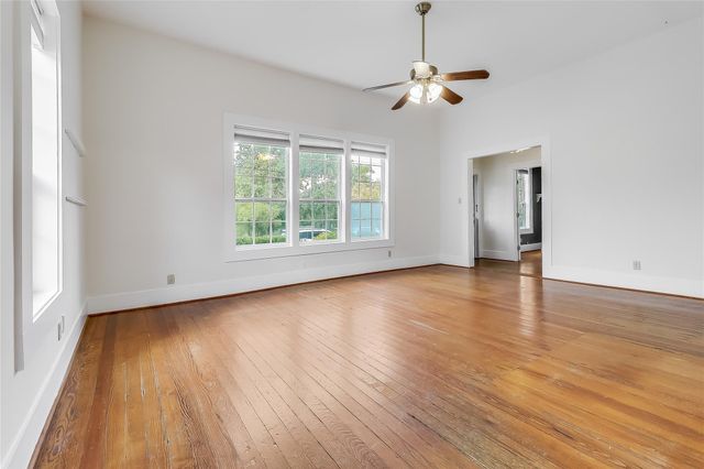 609 W 35th ST, Austin, TX 78705