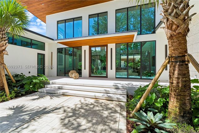 12250 SW 62nd Ave, Pinecrest, FL 33156