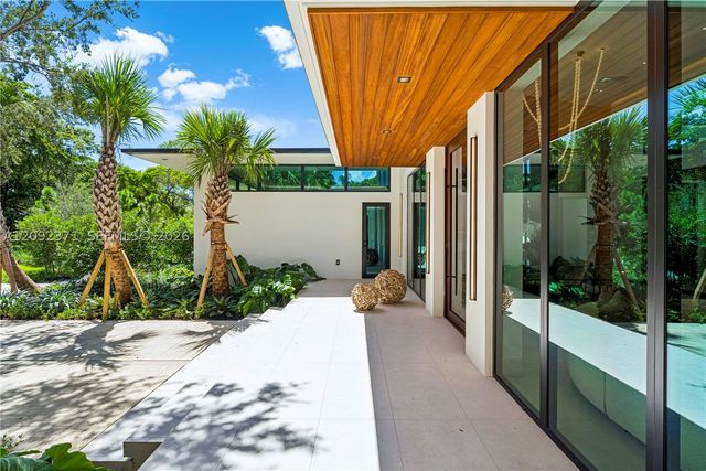 12250 SW 62nd Ave, Pinecrest, FL 33156
