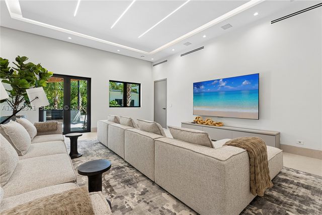 12250 SW 62nd Ave, Pinecrest, FL 33156