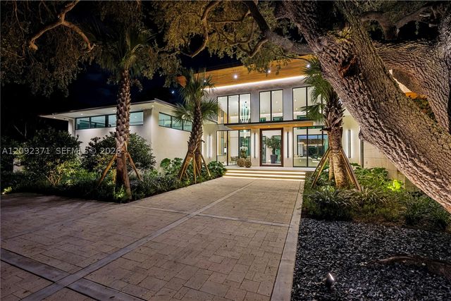 12250 SW 62nd Ave, Pinecrest, FL 33156