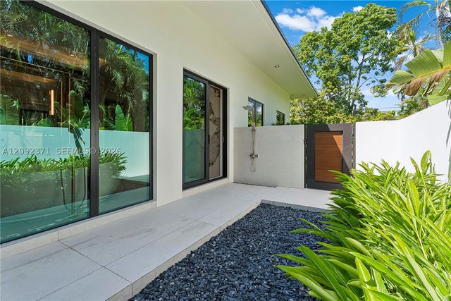 12250 SW 62nd Ave, Pinecrest, FL 33156