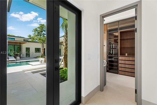 12250 SW 62nd Ave, Pinecrest, FL 33156