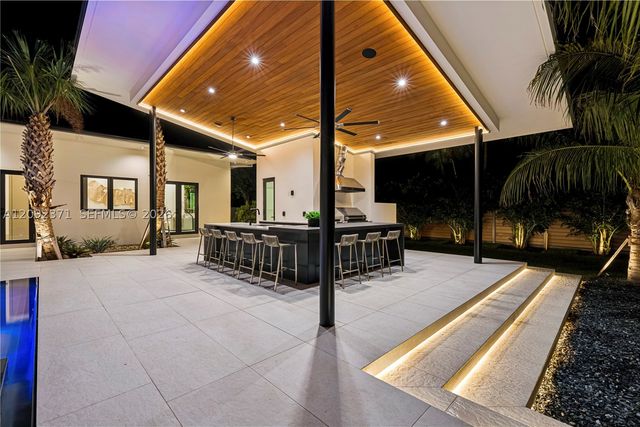 12250 SW 62nd Ave, Pinecrest, FL 33156